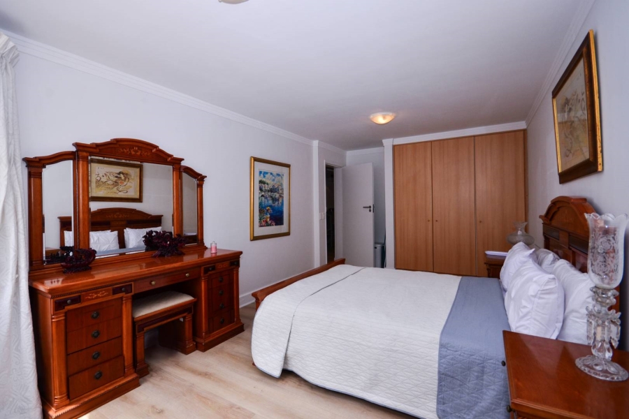 To Let 2 Bedroom Property for Rent in Bantry Bay Western Cape